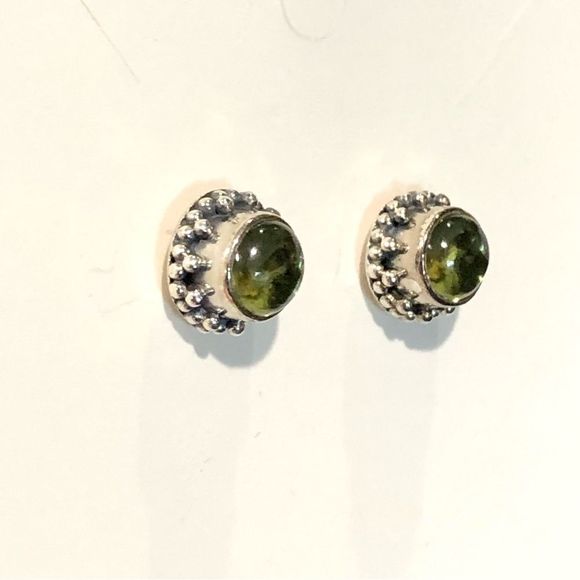 SILPADA Green Peridot Cabochon Sterling Silver Earrings P1401 NWOT LAST PAIR! - Picture 11 of 13